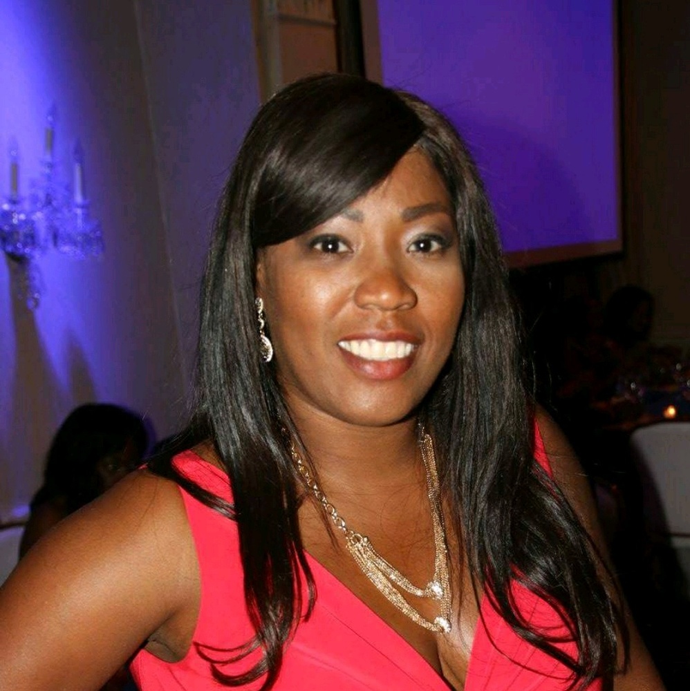 Meet your Posher, Genia